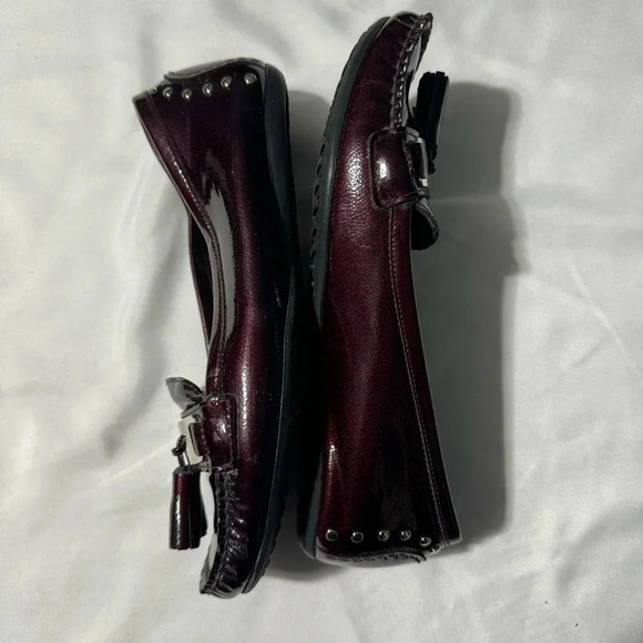 Stuart Weitzman Patent Leather Loafers Maroon Tassles Size  5 1/2 - Picture 2 of 11